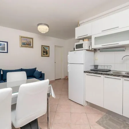 Apartman In Okrug Gornji Mit Grosser Terrasse By Interhome Trogir