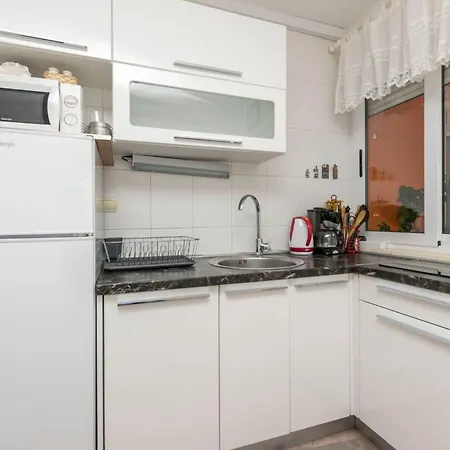 In Okrug Gornji Mit Grosser Terrasse By Interhome *